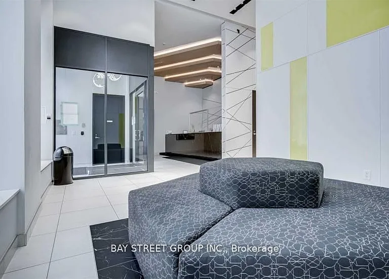 159 Wellesley St E #2511 — Photo 5