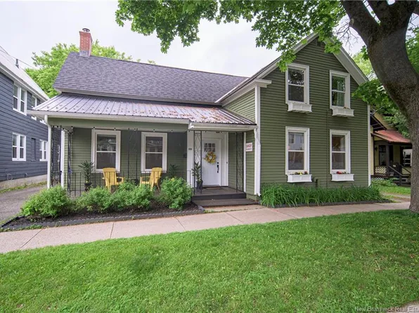 576 Charlotte St, Fredericton, NB E3B 1M2