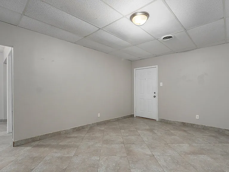22140 Main St #1 — Photo 11