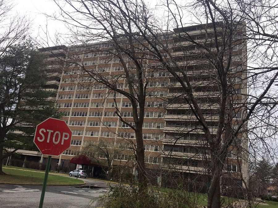 2nd image of 711 Barclay Towers