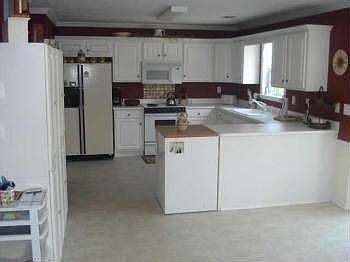 5th image of 570 Weeping Willow Dr