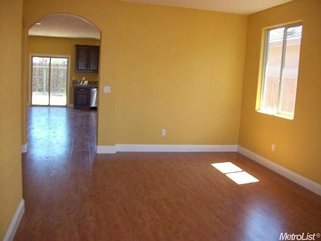 1st image of 1628 Oak Park Dr