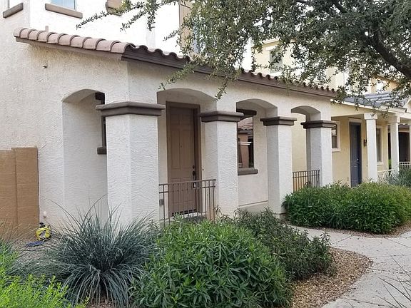 2nd image of 125 E Catclaw St #21350423