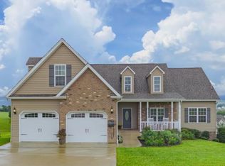 992 Walkers Bend Rd, Johnson City, TN 37615