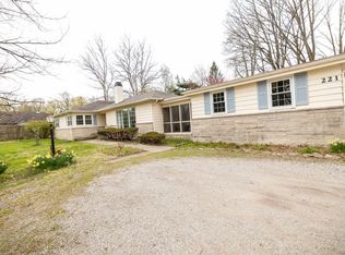 221 W Roselawn Dr, Logansport, IN 46947