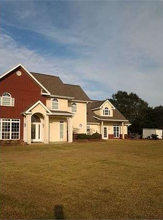 2nd image of 6300 Estate Ln