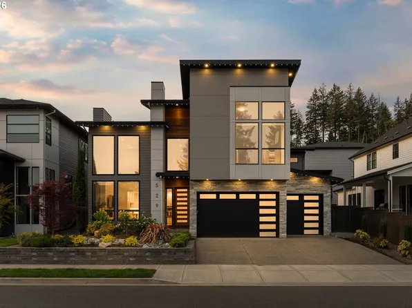 529 NE Province Dr, Camas, WA 98607