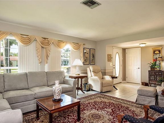 4th image of 1596 Pennwood Cir N