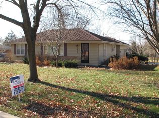 2024 70th St, Windsor Heights, IA 50324