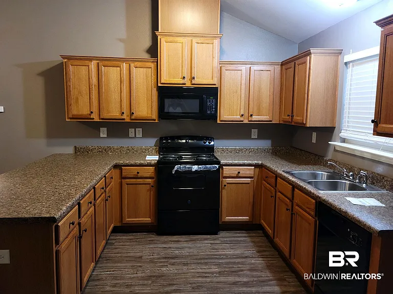 9530 Fox Hunter Ct W — Photo 4