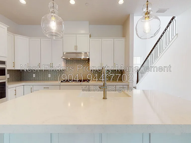 111 Carousel Dr — Photo 7