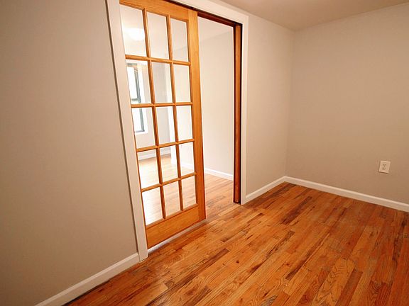 5th image of 516 E 5th St APT 11
