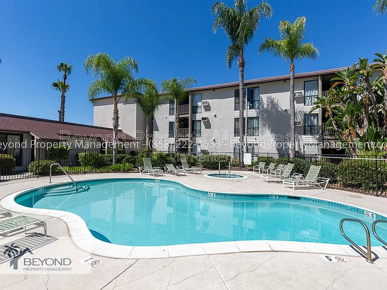 6924 Hyde Park Dr #214 — Photo 16