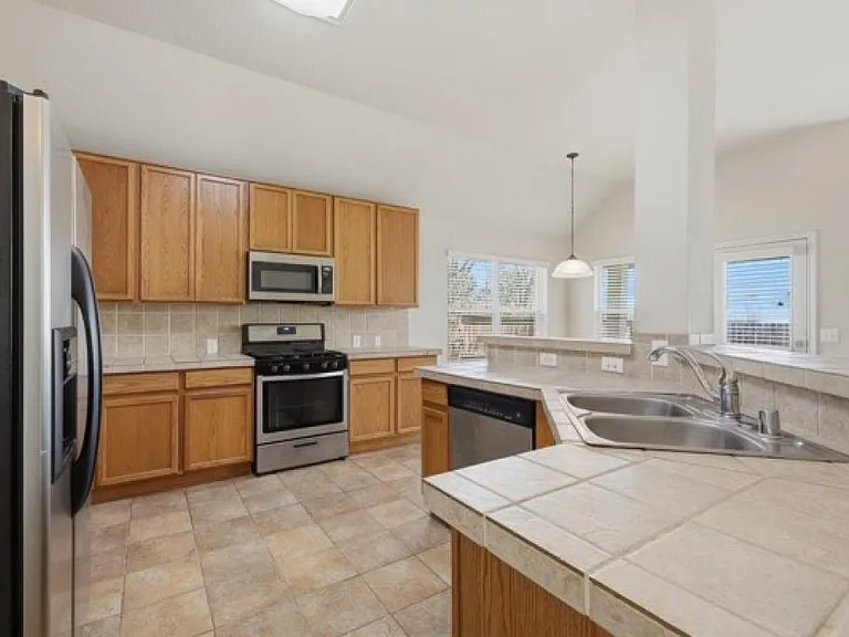 2607 Sun Cove Ln — Photo 9