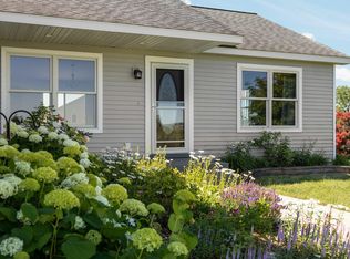 11116 E Meadow View Dr, Suttons Bay, MI 49682