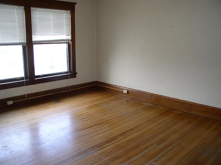 4 Boulder Crescent St #6 — Photo 2