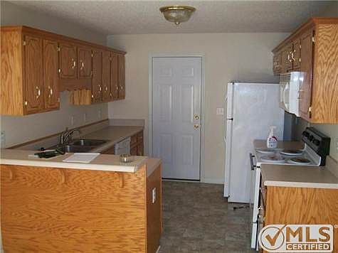 2nd image of 3561 Sandpiper Dr