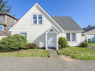 296 S 10th St, Coos Bay, OR, 97420
