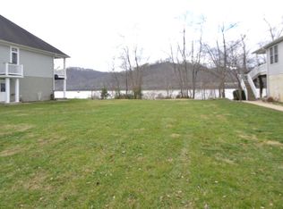 14 Robins Way, Ripley, OH 45167