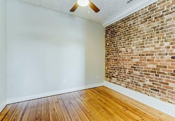 3rd image of 117 W Broad St #T08