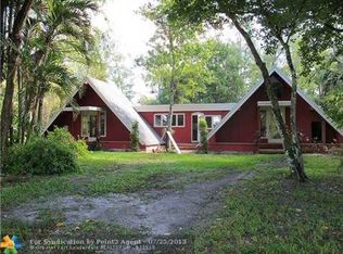 6900 NW 83rd Ter, Pompano Beach, FL 33067