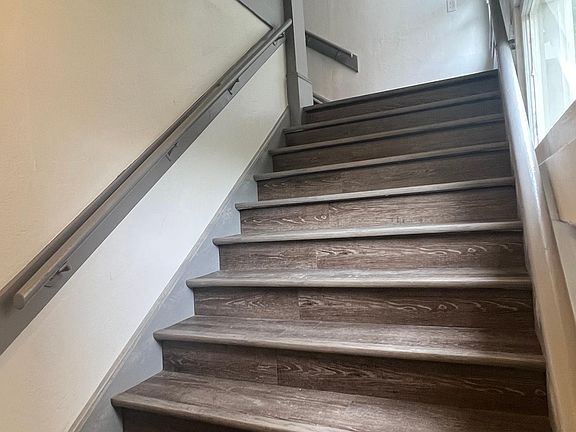 4th image of 1106 E St #9