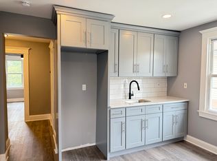 106 Helen St FLOOR 3, Hamden, CT 06514