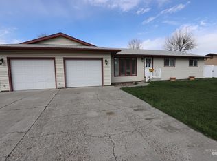1145 Utah St, Gooding, ID 83330