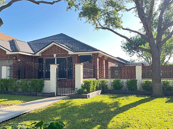 2nd image of 3010 Calle Piedra Ln