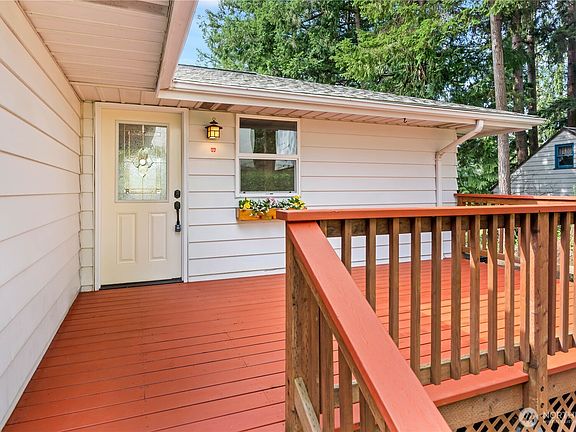 4th image of 33331 E Lake Holm Drive SE