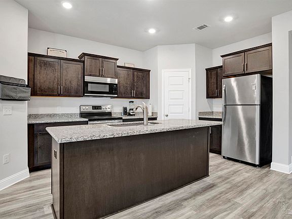 4th image of 1641 Slate Dr