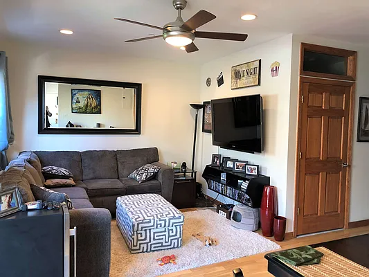 Rented by OvCo Realty | media 19