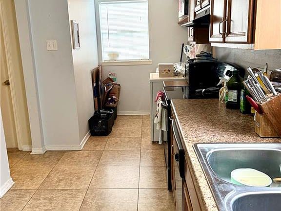 5th image of 2108-10 Caswell Ln