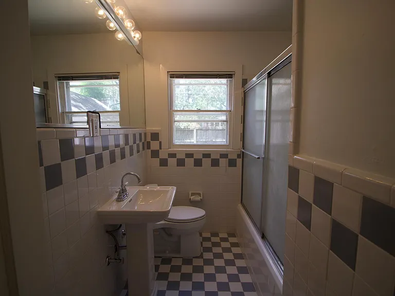 2910 Plumb St — Photo 14