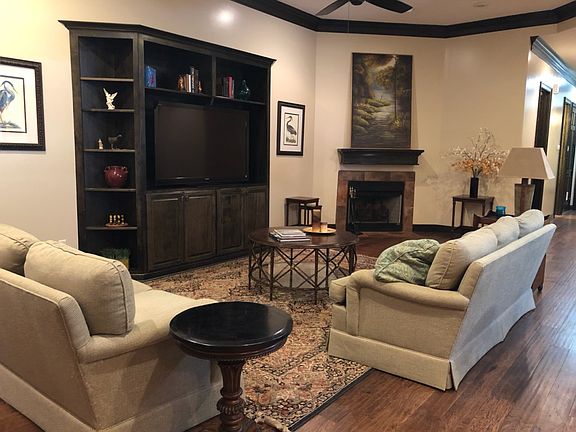 4th image of 912 Middlebrook Cir #C
