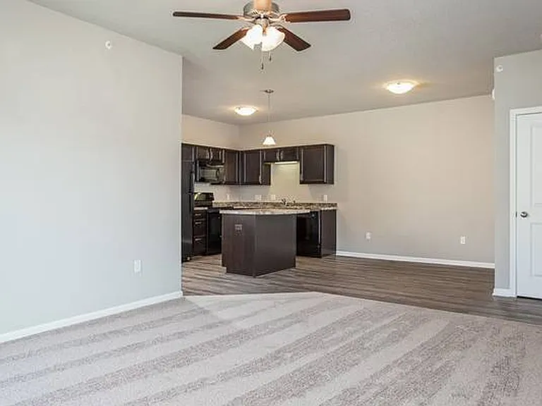 2314 E Porter Ave — Photo 8