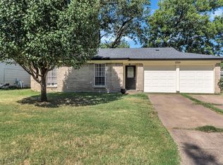 2725 Birch Park Dr, Richland Hills, TX 76118