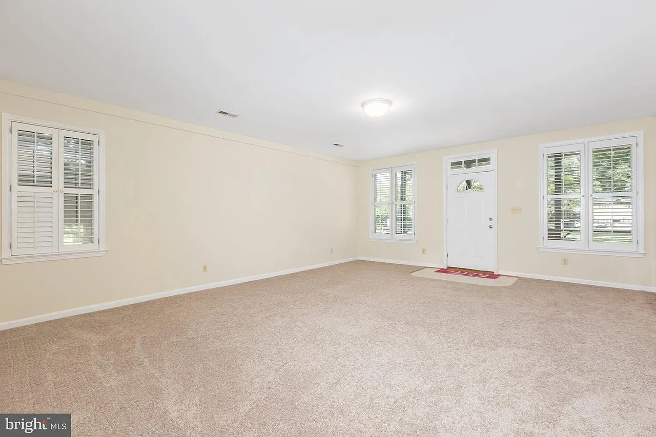 1 bed, 1120 sqft, $1,700 — Photo 4