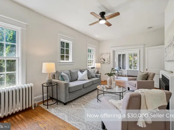 4323 Fessenden St NW, Washington, DC 20016