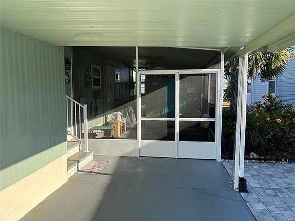 3rd image of 712 ROMA ROAD