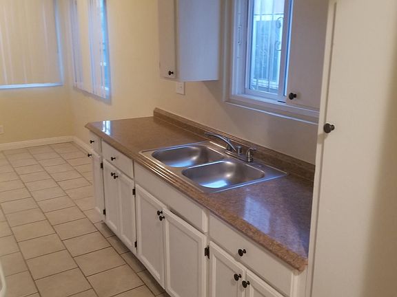 5th image of 822 S Fir Ave APT 1