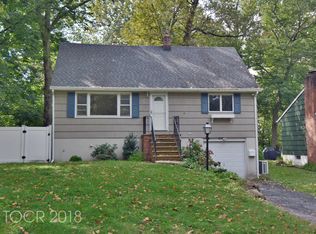 68 Walnut St, Oakland, NJ 07436