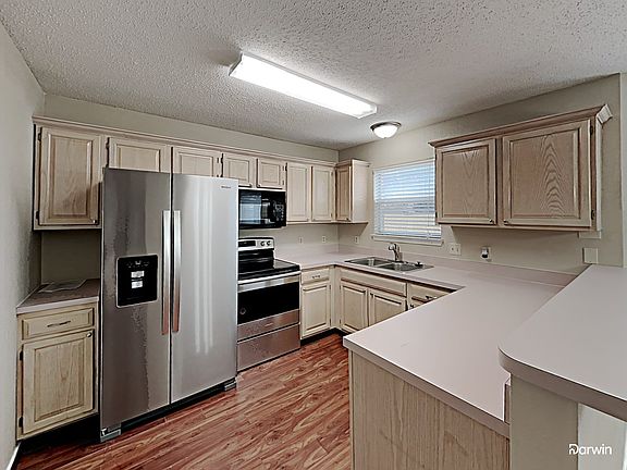 2nd image of 1714 Knob Hill Dr