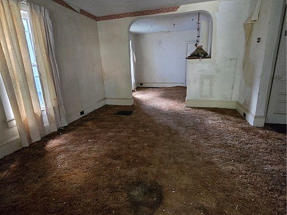 3rd image of 1374 Kenilworth Ave