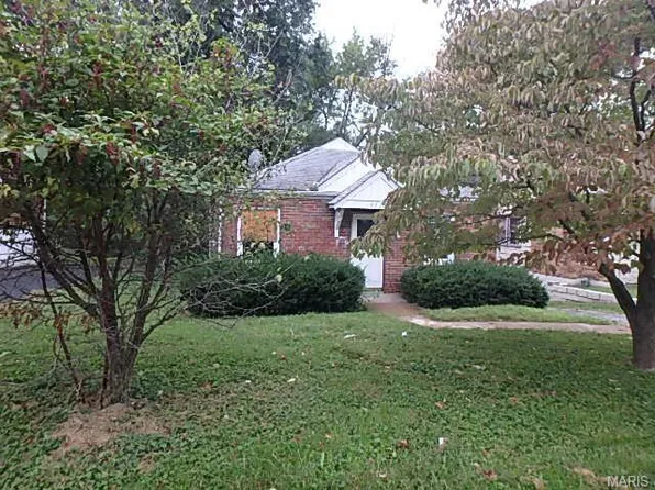 8829 Blewett Ave, Saint Louis, MO 63136