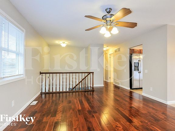 3rd image of 1562 Glenage Dr