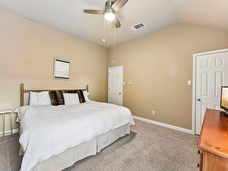 10216 Anahuac Trl — Photo 13