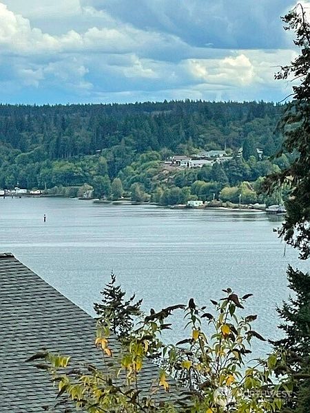 5th image of 1653 &1657&1649&1645 Sound Ridge Drive