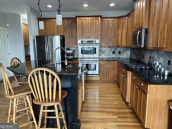 4th image of 127 Stargaze Rdg