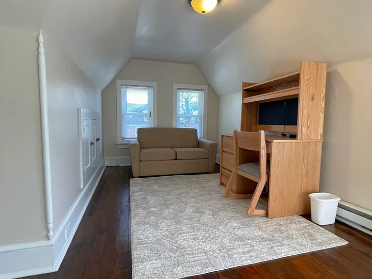 1524 W 4th St — Photo 29